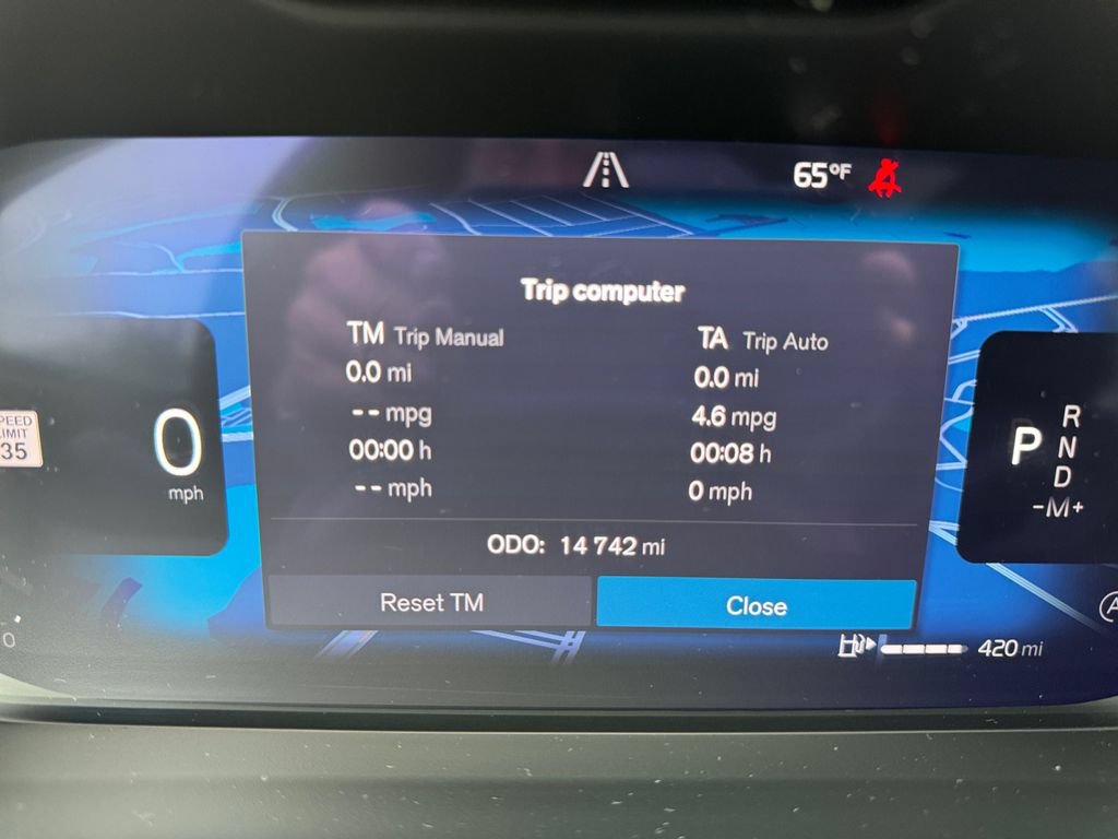 Certified 2026 Volvo XC40 B5 Plus AWD/4WD image 27