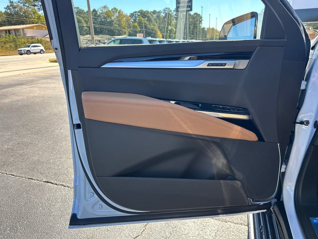 New 2026 Cadillac Escalade ESV Luxury w/ Touring Package image 10