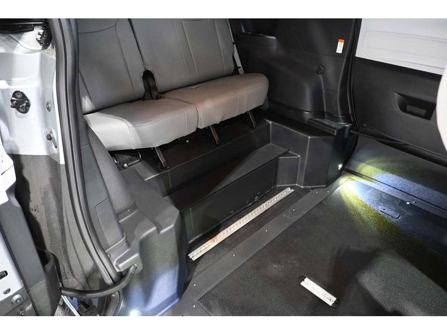 New 2025 Toyota Sienna XLE w/ XLE Plus Package image 18