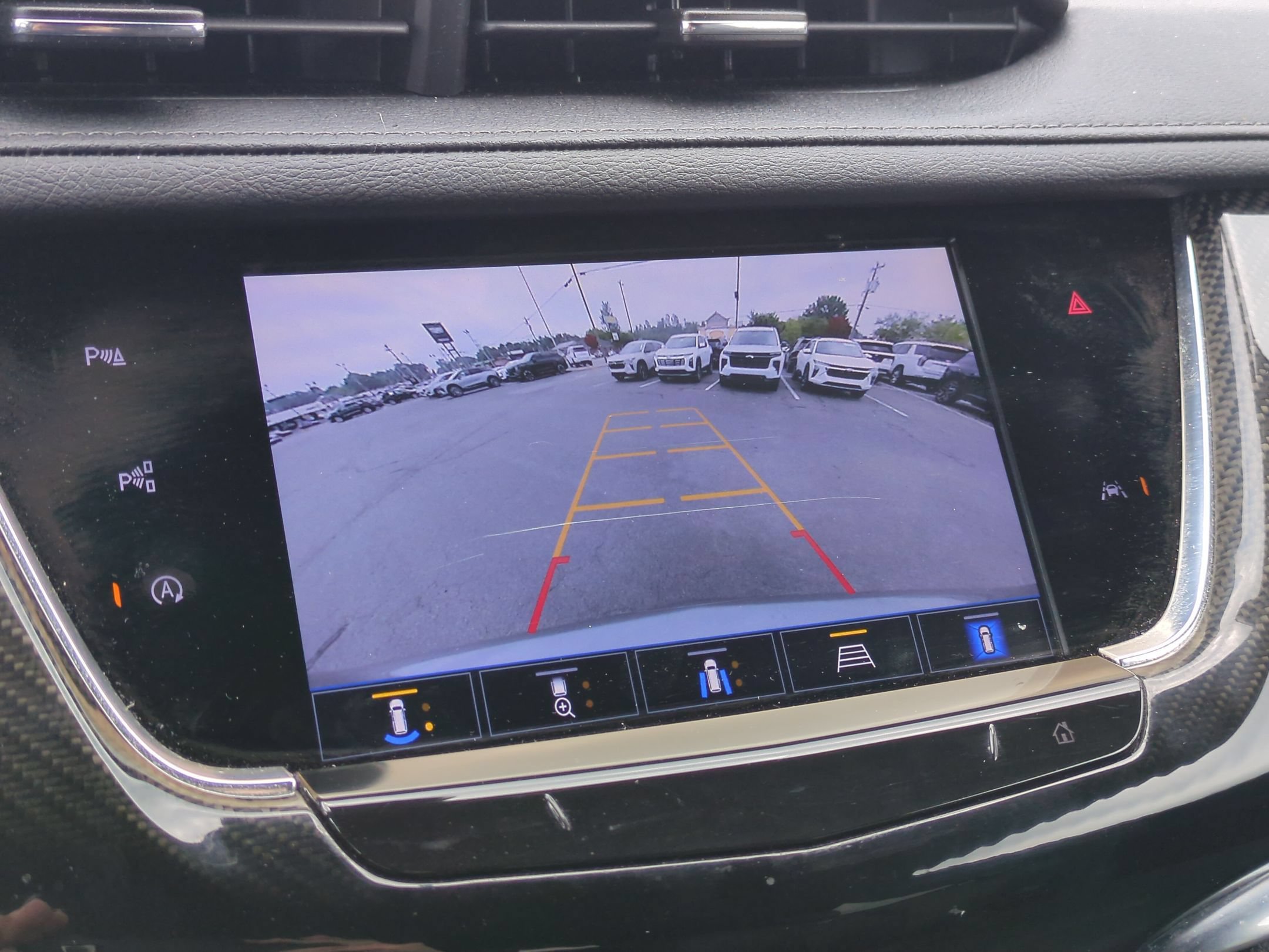 Certified 2023 Cadillac XT6 Sport w/ Technology Package AWD/4WD image 23