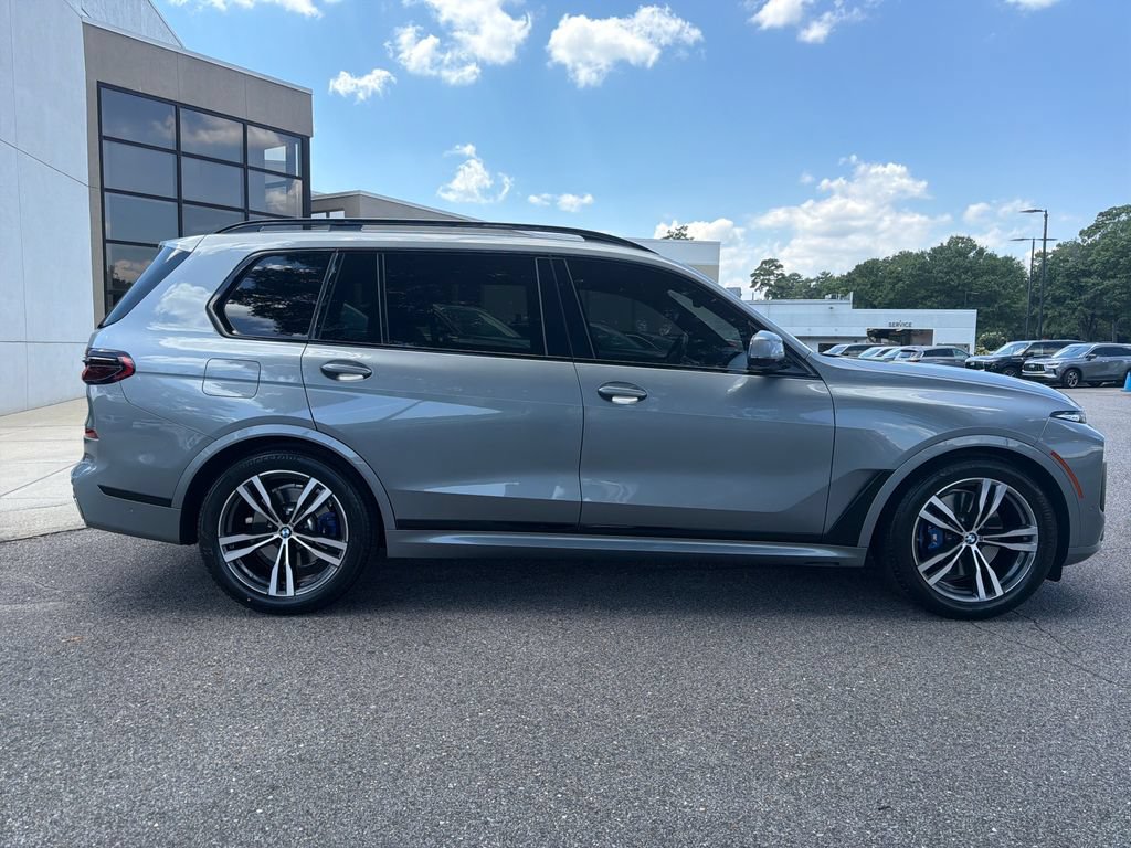 Used 2023 BMW X7 xDrive40i w/ M Sport Package AWD/4WD image 13