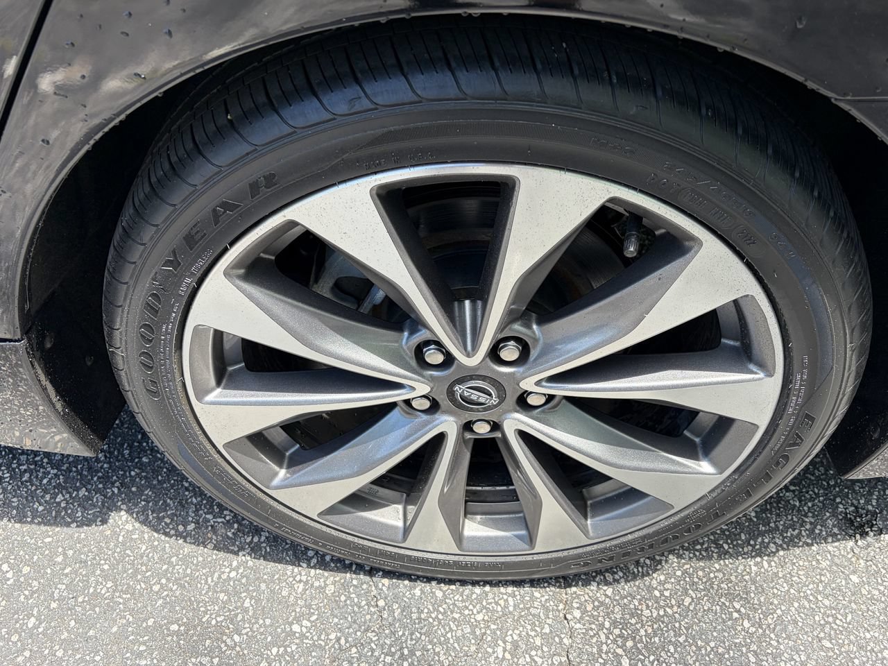 Used 2023 Nissan Maxima Platinum w/ Sport Mat Group FWD image 9