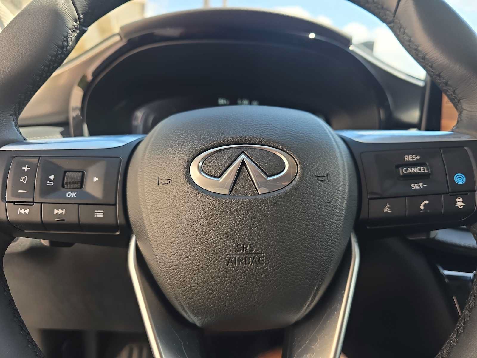 Used 2025 INFINITI QX60 Luxe FWD image 22