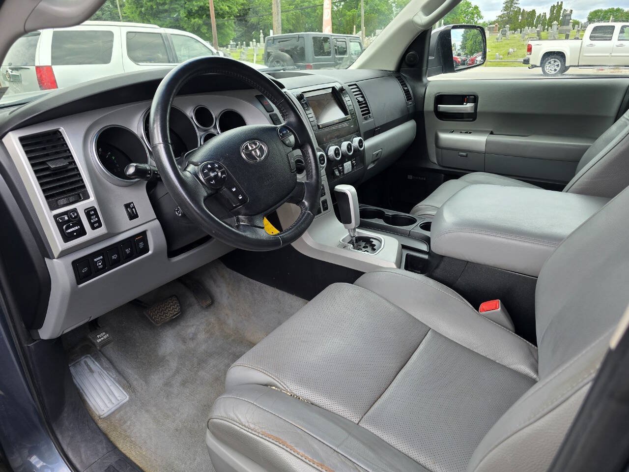 Used 2008 Toyota Sequoia Platinum w/ Cold Area Pkg AWD/4WD image 15
