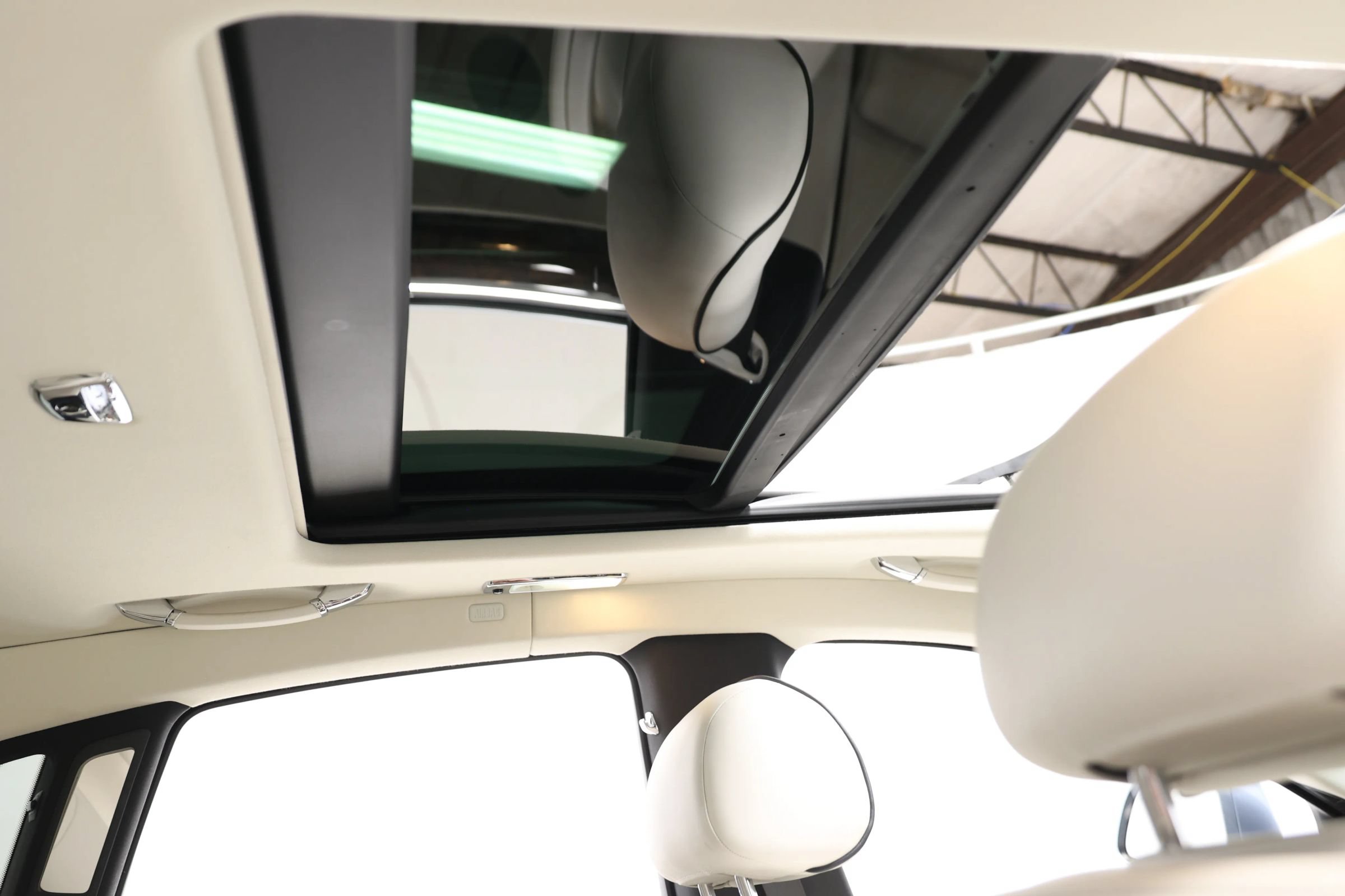 Used 2017 Rolls-Royce Ghost RWD image 99