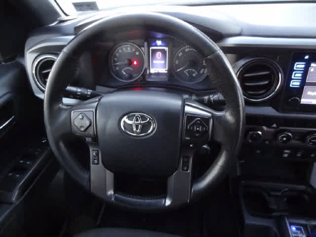 Used 2018 Toyota Tacoma TRD Sport AWD/4WD image 14