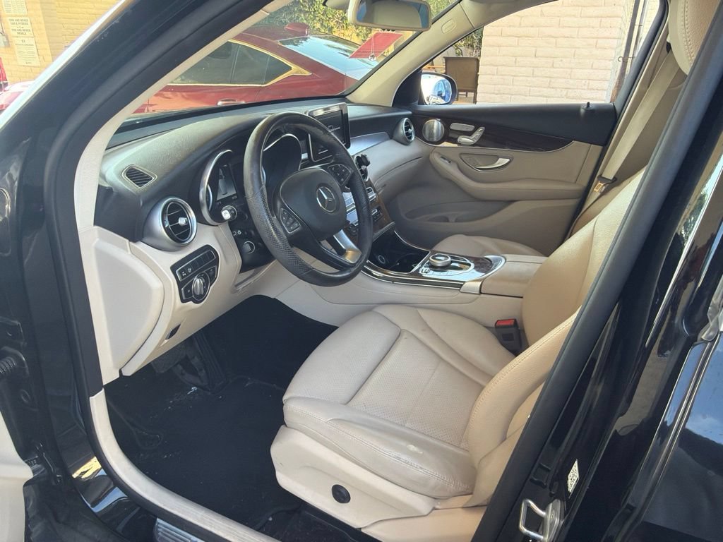 Used 2019 Mercedes-Benz GLC 350e 4MATIC image 7