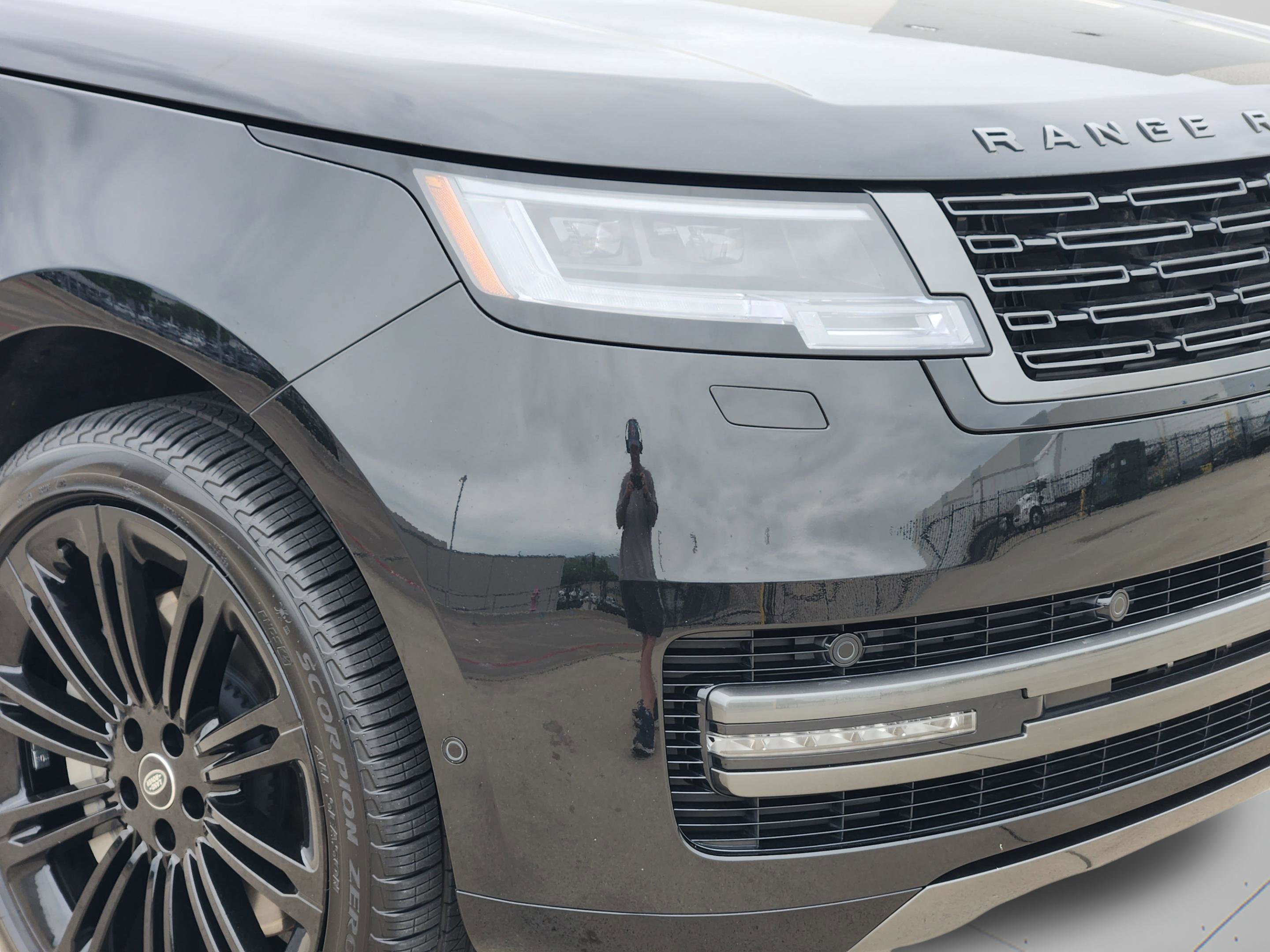 Used 2023 Land Rover Range Rover Long Wheelbase SE AWD/4WD image 32