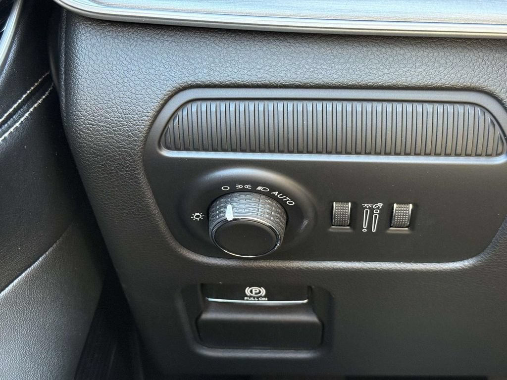 New 2026 Jeep Grand Wagoneer L 4WD w/ Premium Group I image 28