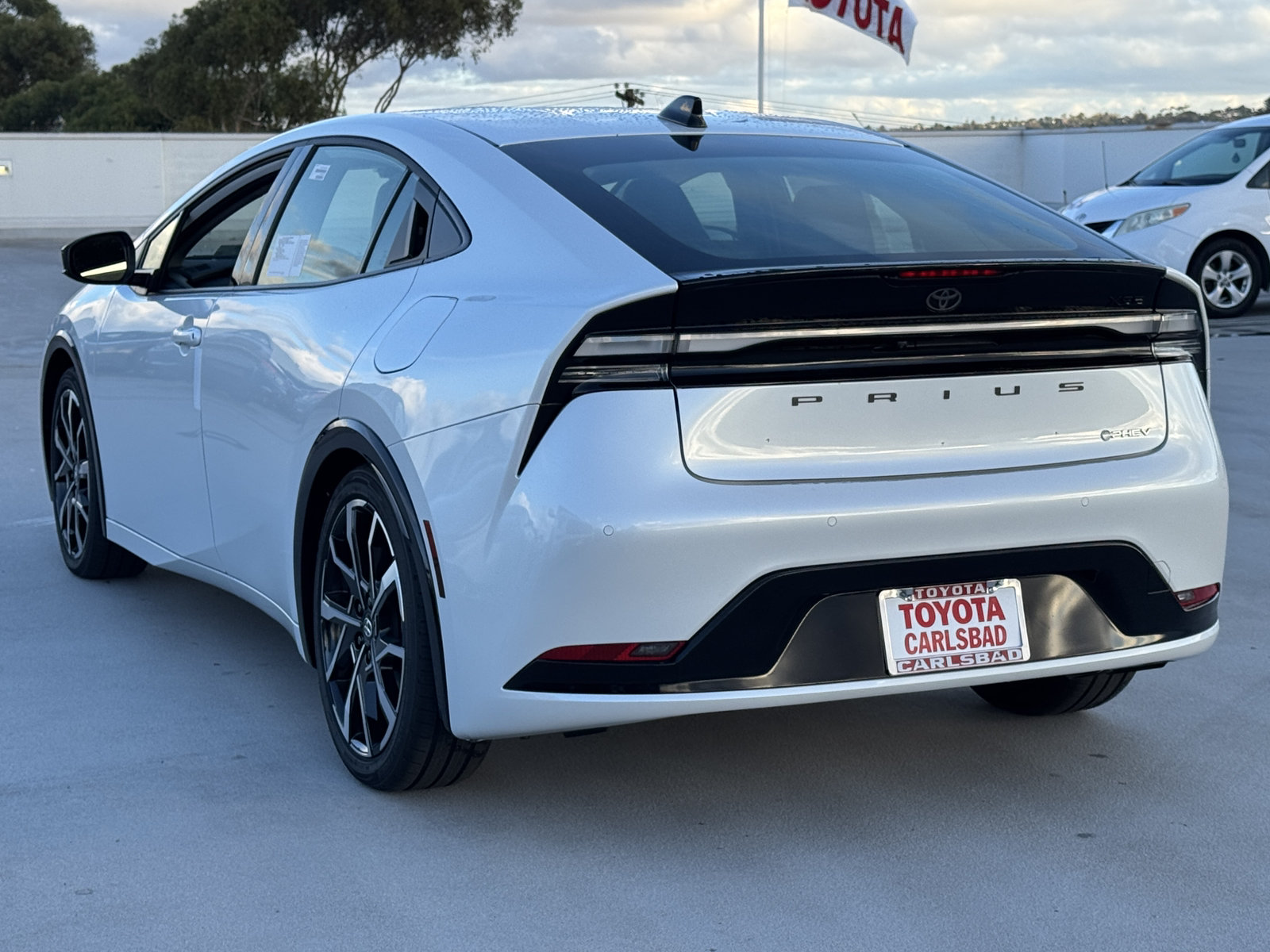 New 2027 Toyota Prius Plug-In Hybrid FWD image 12