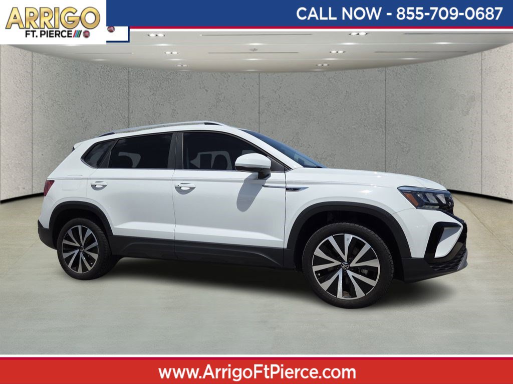Used 2023 Volkswagen Taos SE image 1