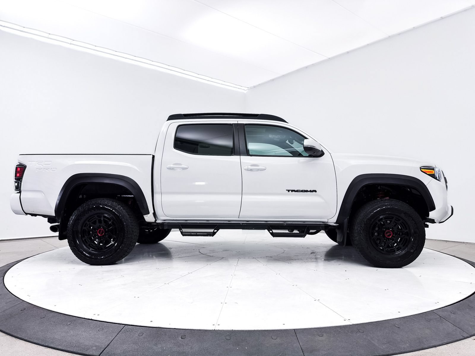 Used 2023 Toyota Tacoma TRD Pro AWD/4WD image 2