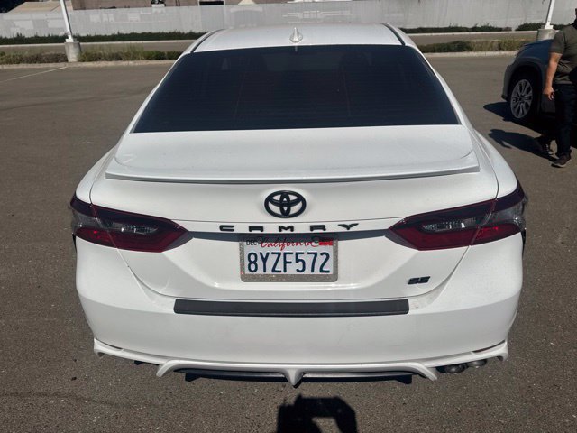 Used 2022 Toyota Camry SE w/ Convenience Package FWD image 4