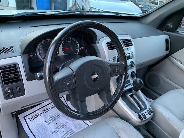 Used 2005 Chevrolet Equinox LT w/ Preferred Equipment Group AWD/4WD image 18