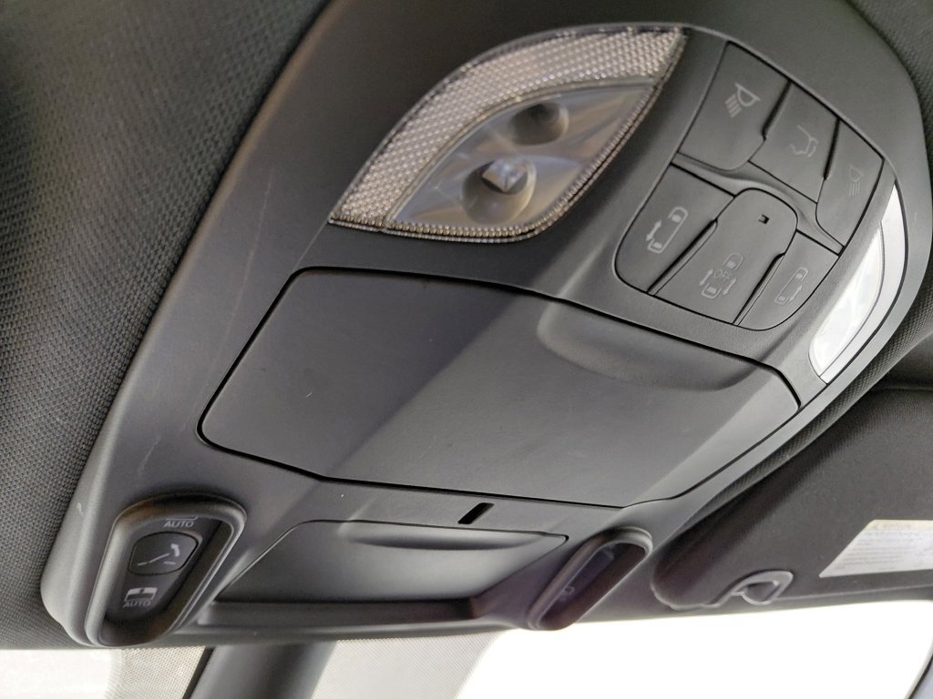 Certified 2026 Chrysler Pacifica Limited w/ S Appearance Package FWD image 44