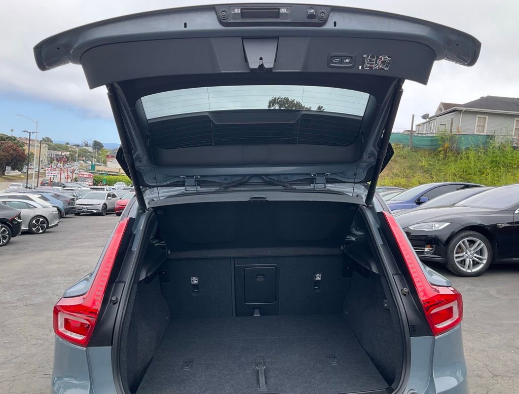 Used 2021 Volvo XC40 P8 Recharge AWD/4WD image 9