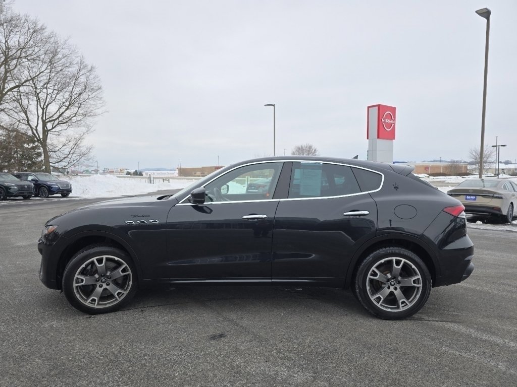 Used 2023 Maserati Levante Modena image 11