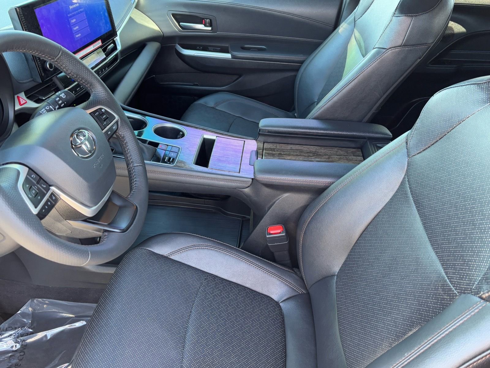 Used 2025 Toyota Sienna Limited image 19