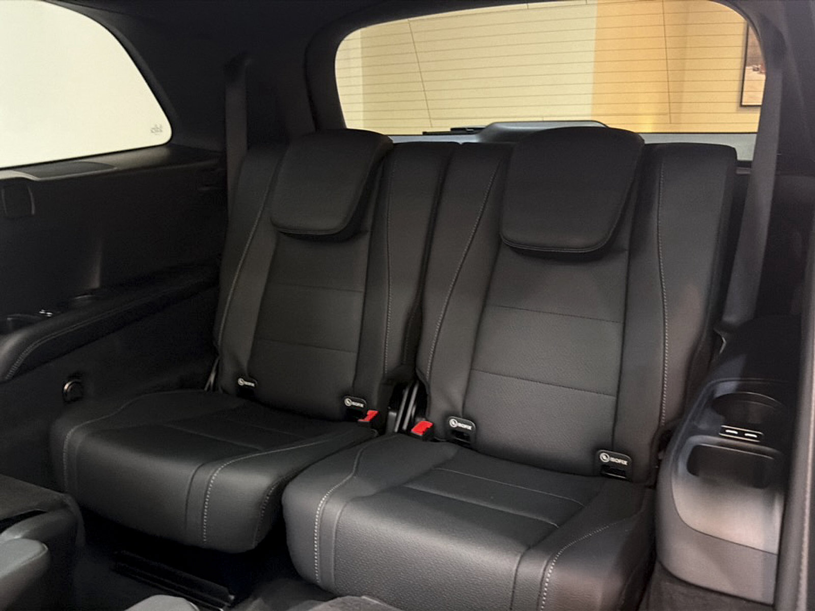 Certified 2025 Mercedes-Benz GLS 450 4MATIC image 28