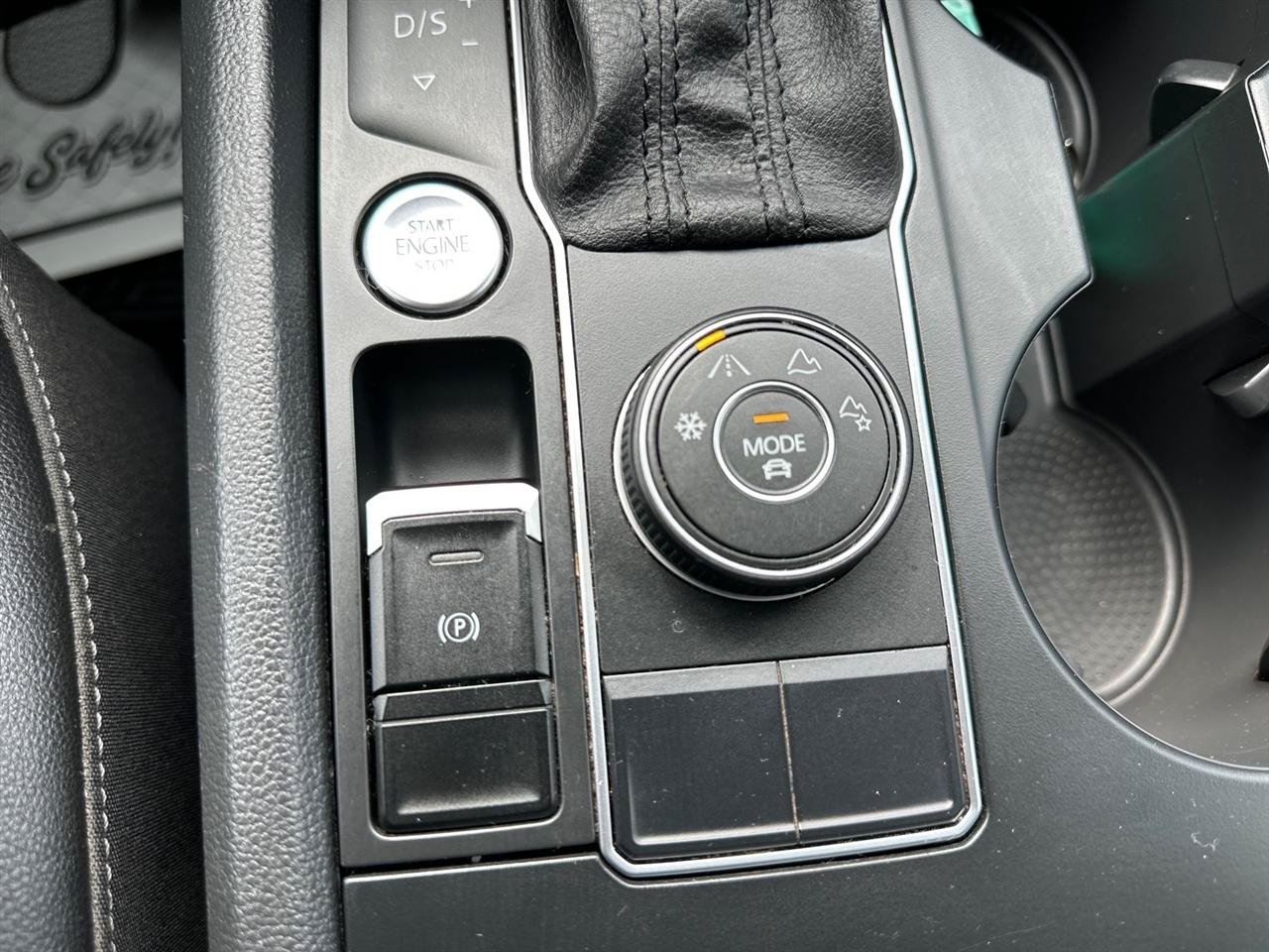 Used 2018 Volkswagen Atlas SE AWD/4WD image 32