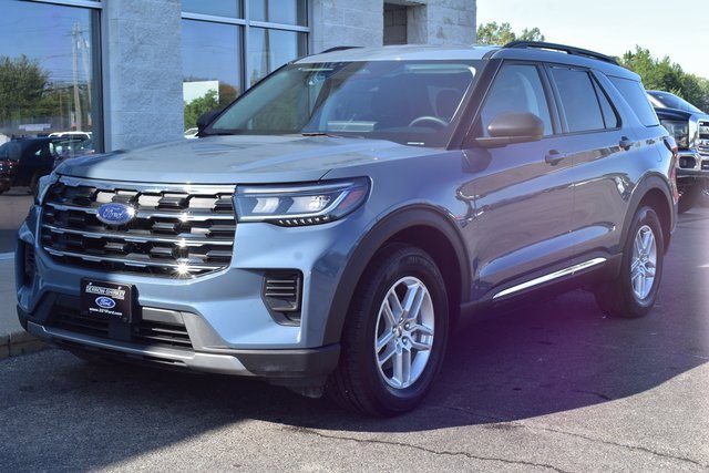 Used 2025 Ford Explorer Active image 9