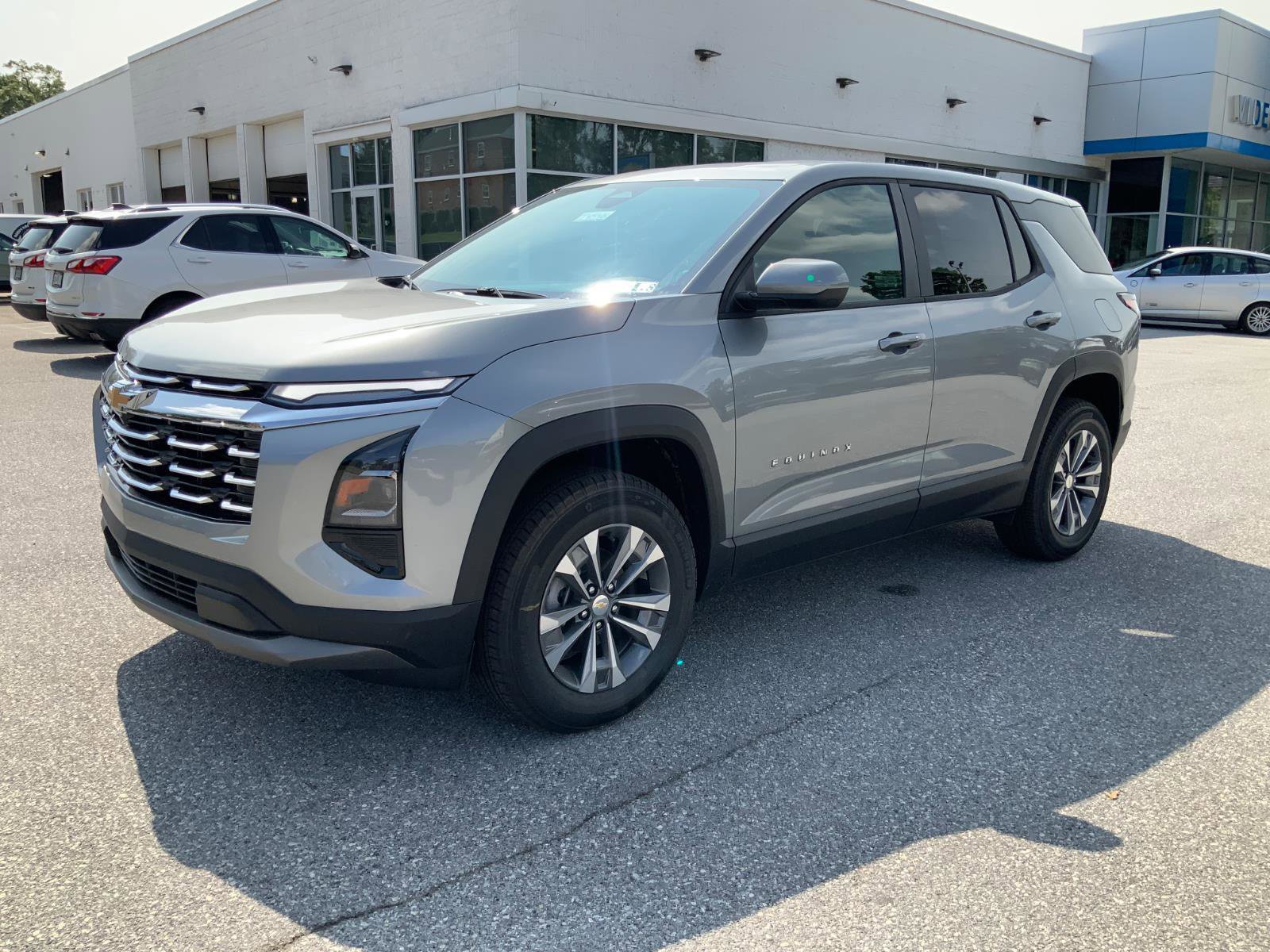 New 2026 Chevrolet Equinox LT w/ Convenience Package II image 3