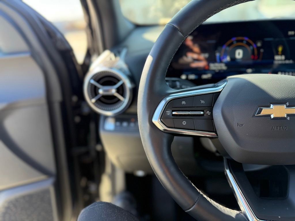 Used 2025 Chevrolet Equinox LT image 7