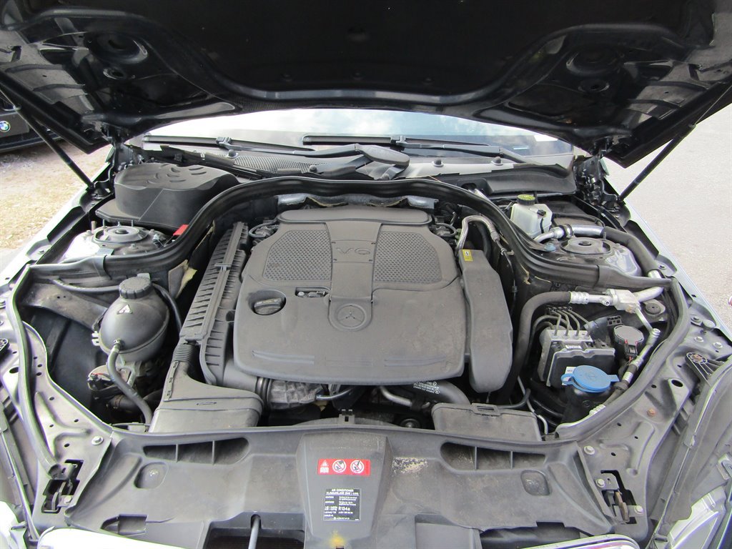 Used 2012 Mercedes-Benz E 350 4MATIC Sedan image 10