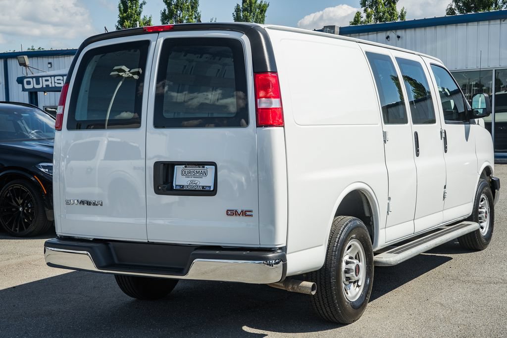 Used 2024 GMC Savana 2500 w/ Driver Convenience Package RWD image 4