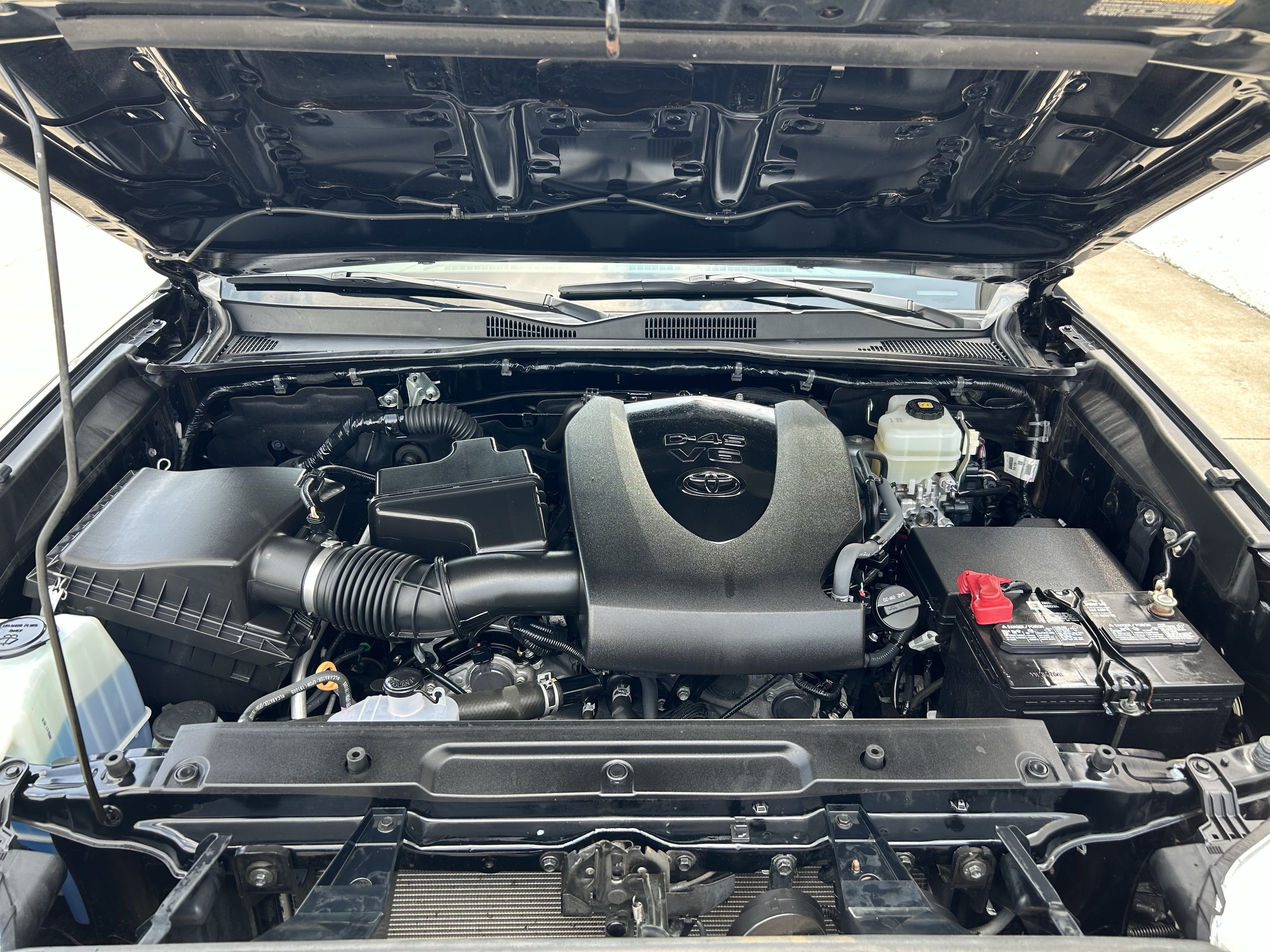 Certified 2020 Toyota Tacoma TRD Off-Road AWD/4WD image 13