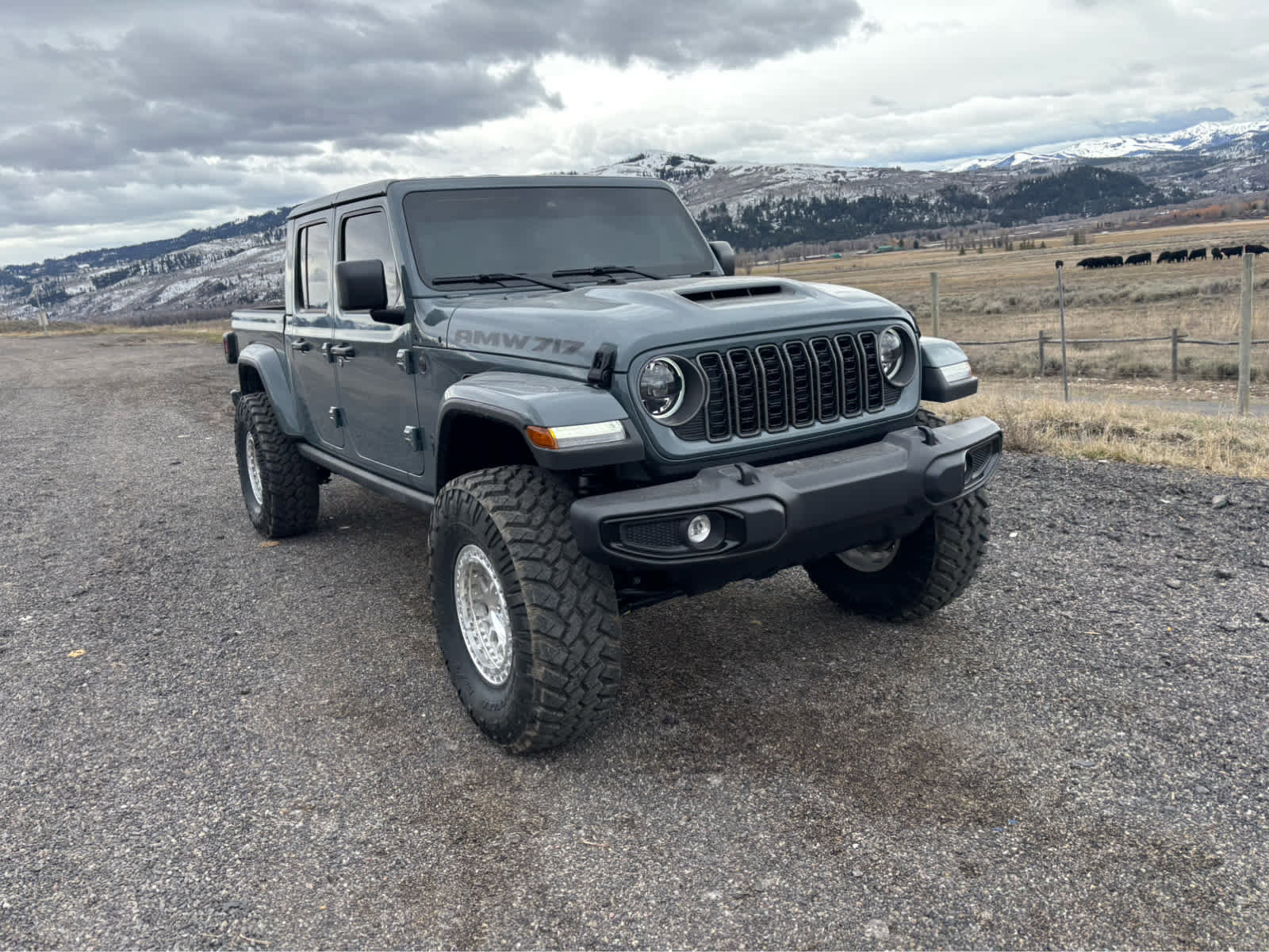 Used 2025 Jeep Gladiator Sport image 13
