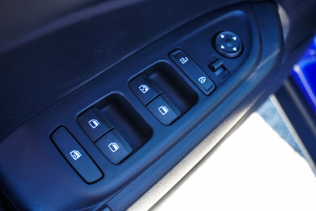 Used 2025 Hyundai Venue Limited FWD image 19
