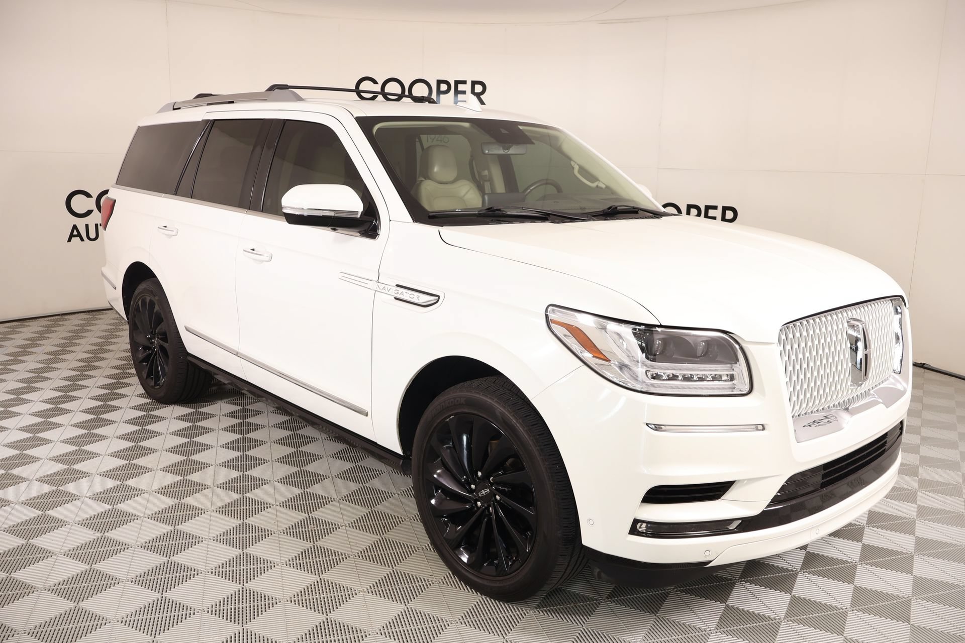 Used 2020 Lincoln Navigator Reserve w/ Equipment Group 208A Reserve AWD/4WD image 1
