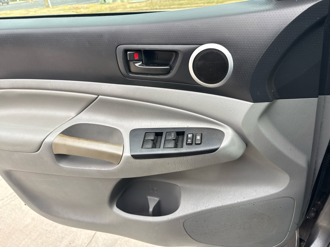 Used 2014 Toyota Tacoma 4x4 Double Cab w/ SR5 Package image 24