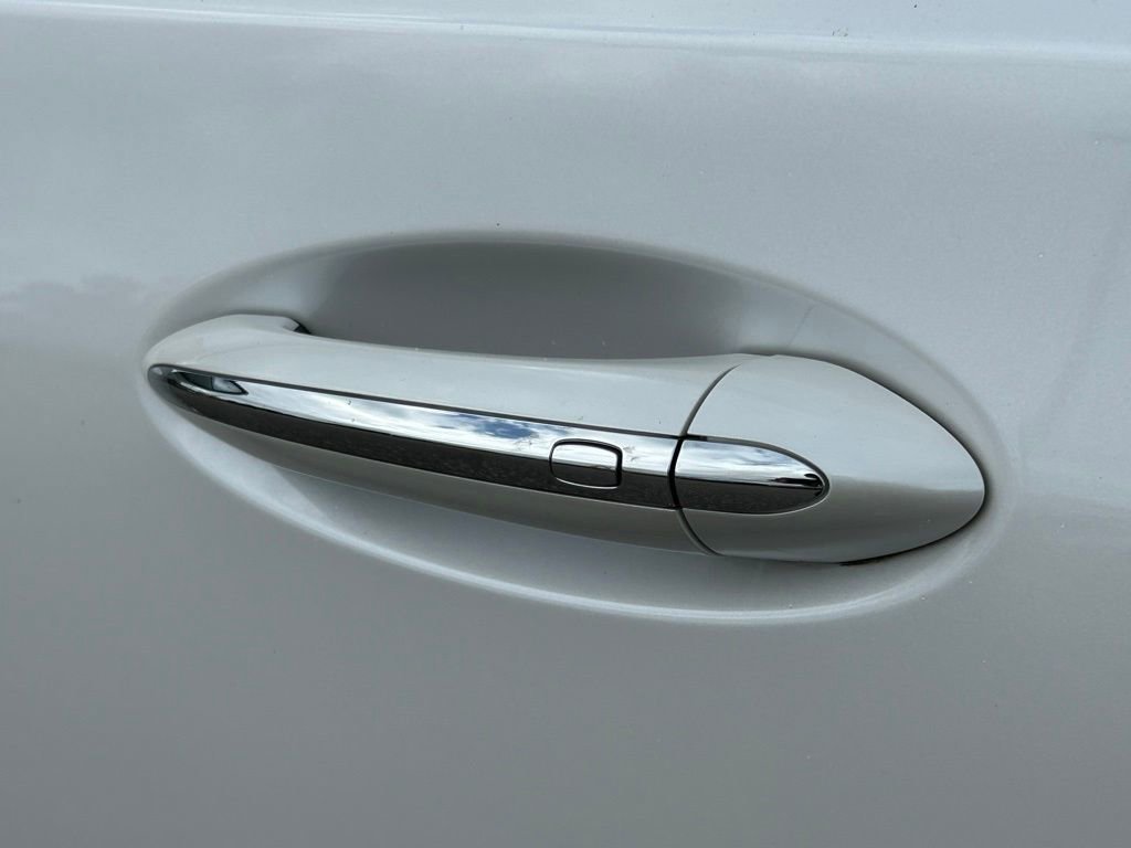 Used 2023 Buick Enclave Essence w/ Experience Buick Package image 40