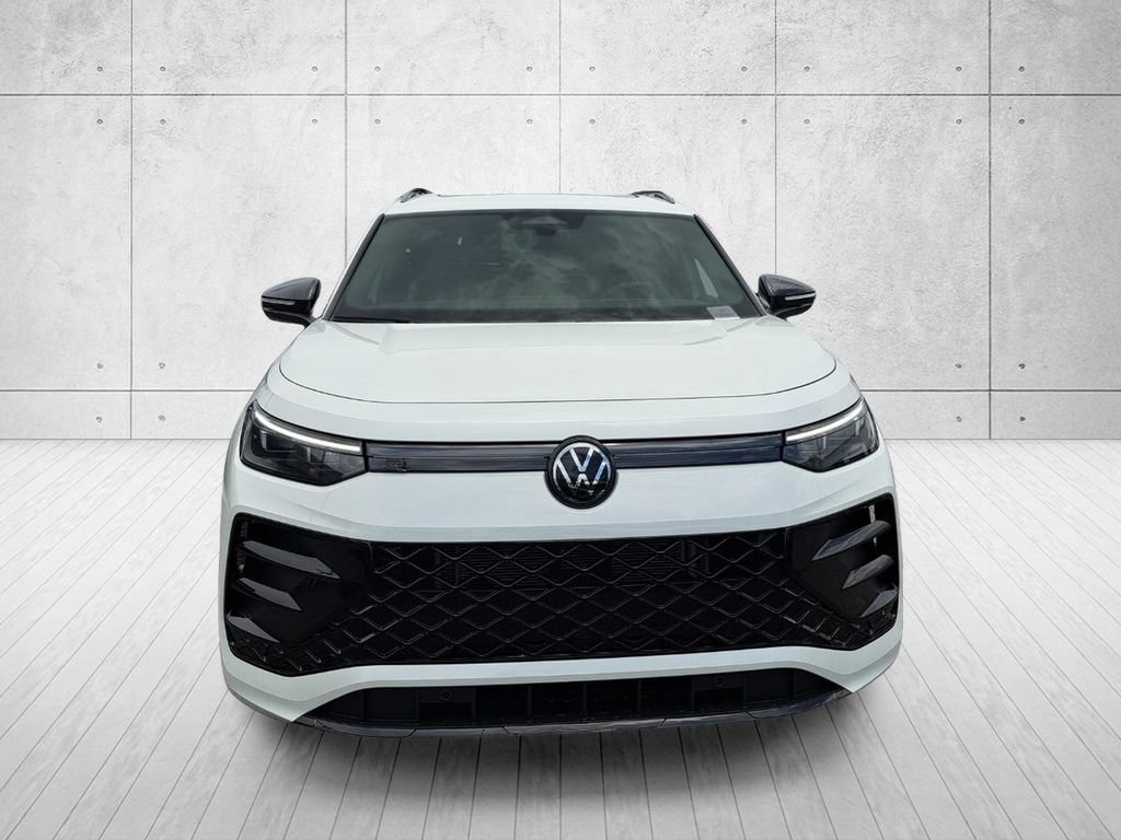 New 2026 Volkswagen Tiguan SE R-Line FWD image 2