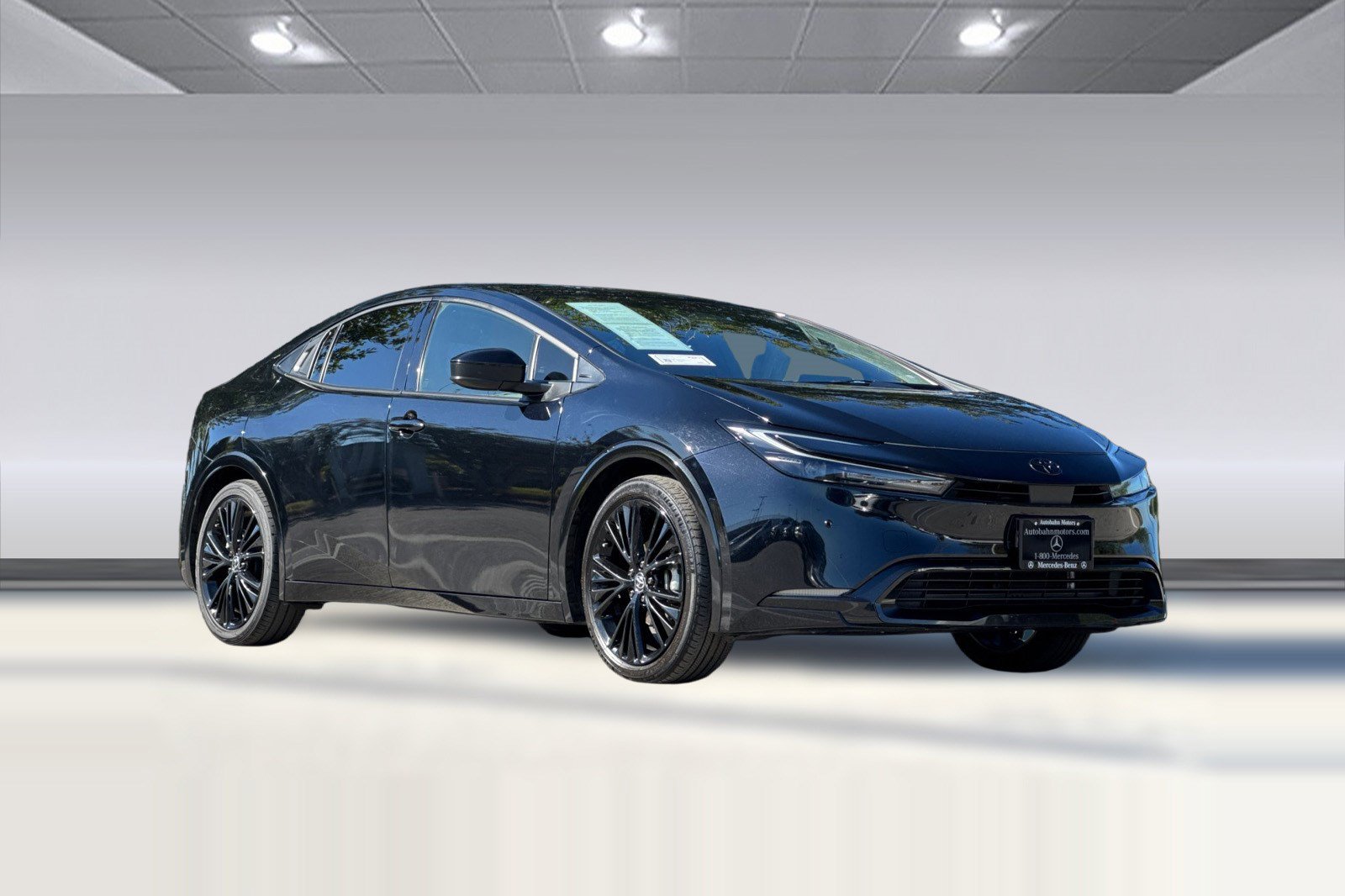 Used 2025 Toyota Prius FWD image 7