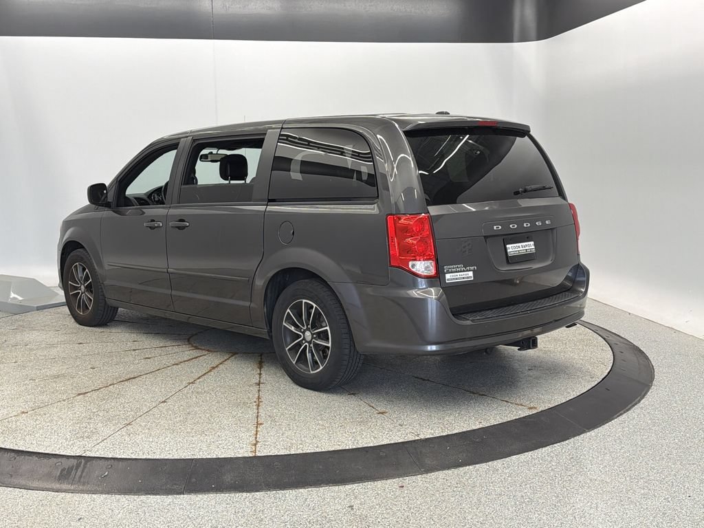 Used 2015 Dodge Grand Caravan SXT w/ Blacktop Package FWD image 3