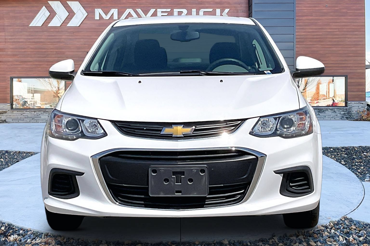 Used 2018 Chevrolet Sonic LT FWD image 2