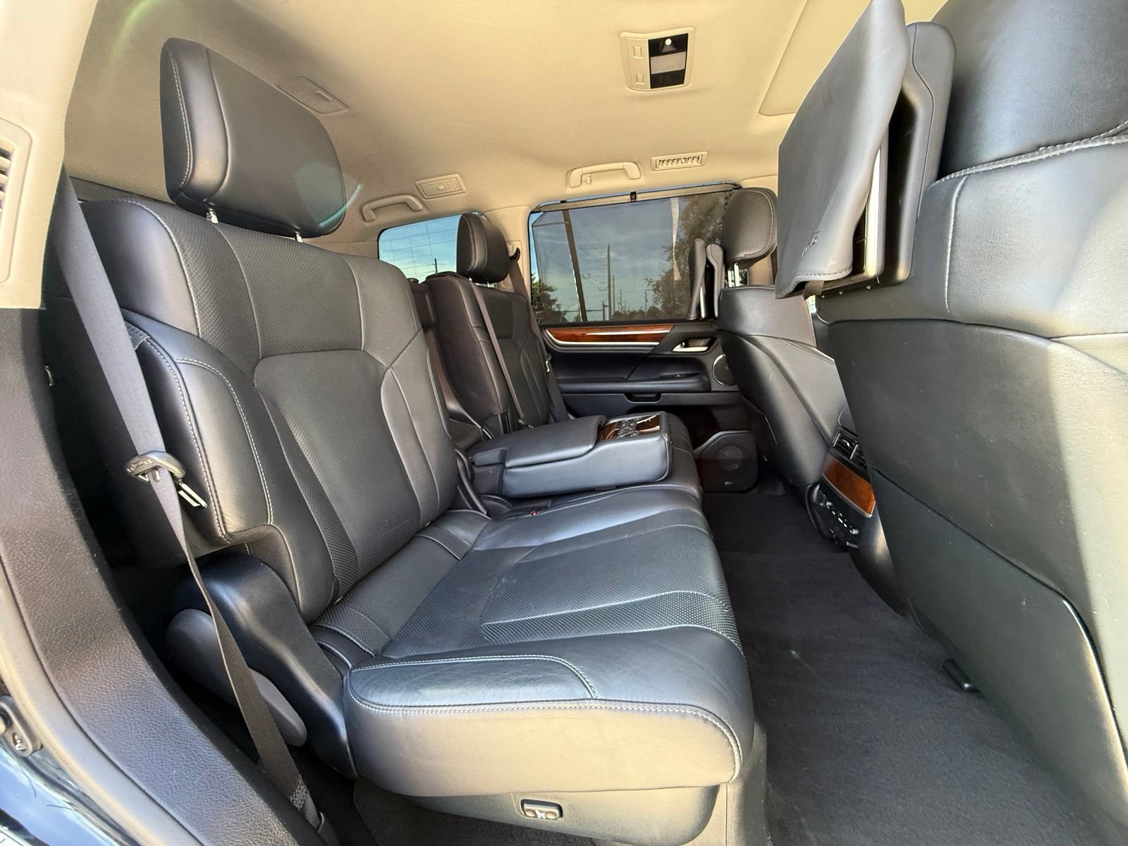 Used 2019 Lexus LX 570 4WD w/ Luxury Package image 40