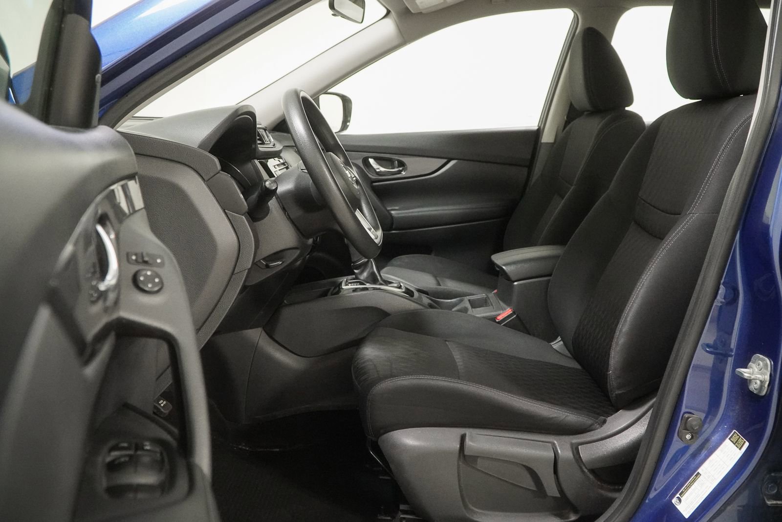 Used 2018 Nissan Rogue S image 20