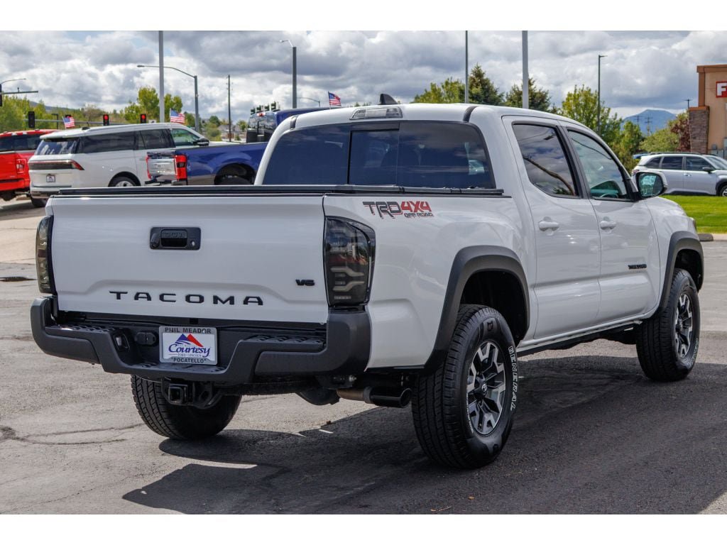 Used 2023 Toyota Tacoma TRD Off-Road w/ Black Out Package (TMS) AWD/4WD image 3