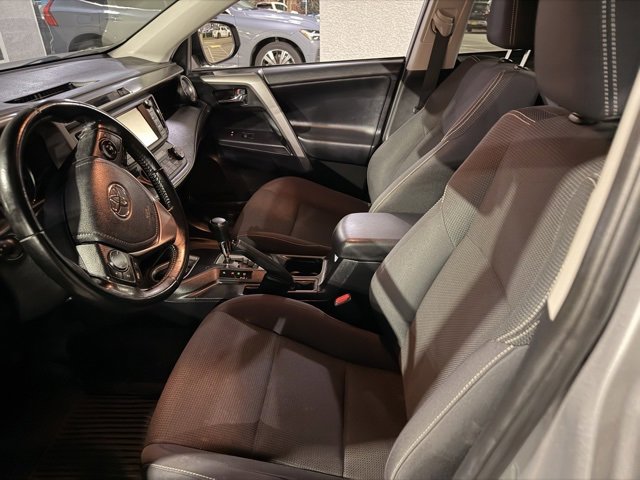 Used 2018 Toyota RAV4 XLE image 7