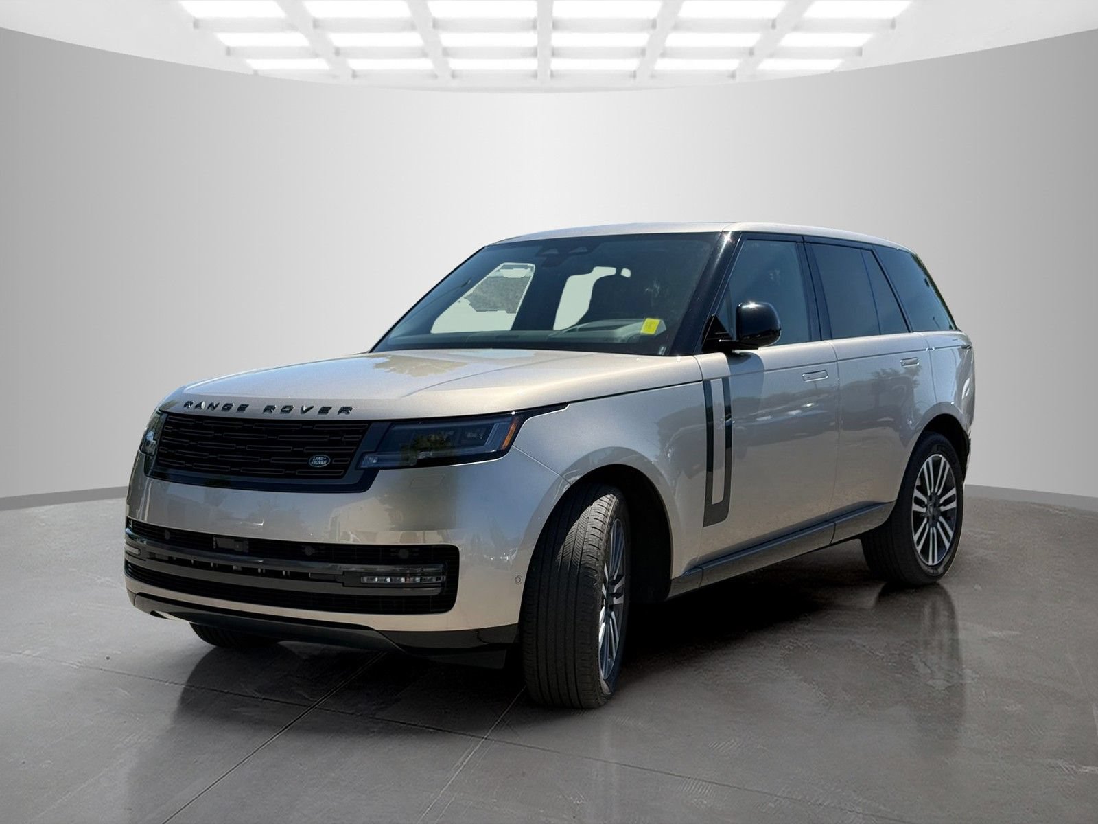 Used 2024 Land Rover Range Rover SE AWD/4WD image 1