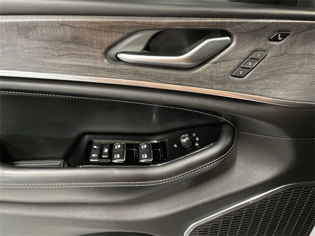 Used 2023 Jeep Grand Cherokee L Overland w/ Luxury Tech Group IV image 23