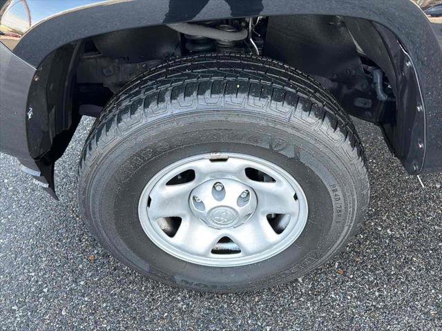 Used 2020 Toyota Tacoma SR image 9