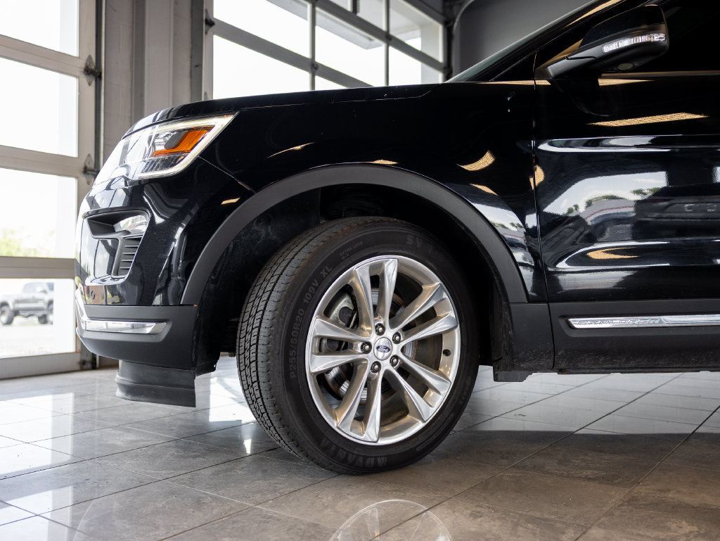 Used 2018 Ford Explorer Limited AWD/4WD image 6