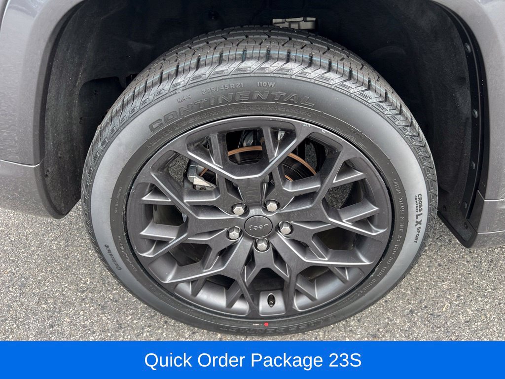 Used 2025 Jeep Grand Cherokee Summit w/ Obsidian Package AWD/4WD image 15