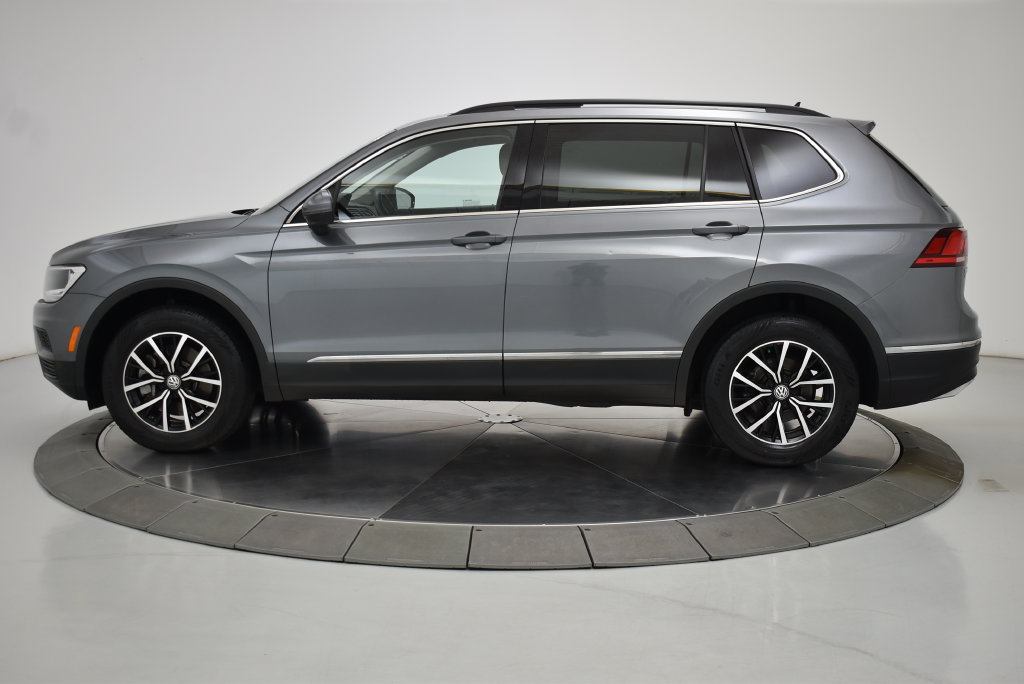 Used 2021 Volkswagen Tiguan SE w/ Panoramic Sunroof Package AWD/4WD image 13