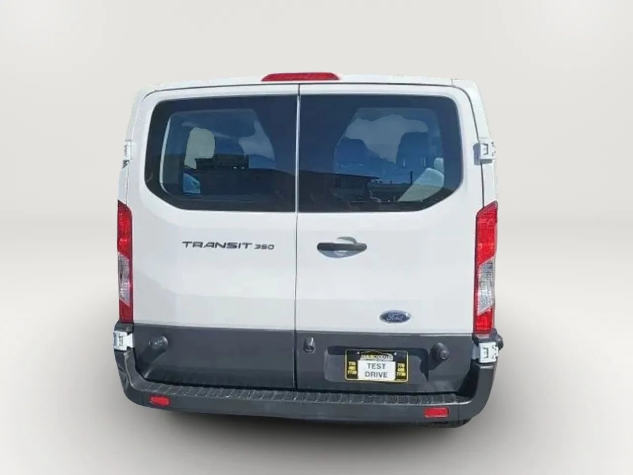 Used 2017 Ford Transit 350 XL image 8